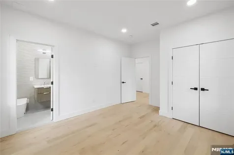 42 Harvey Street Closter NJ 07624