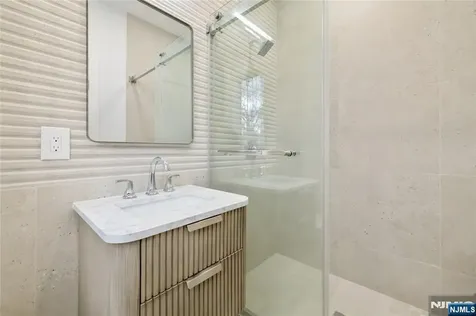 42 Harvey Street Closter NJ 07624