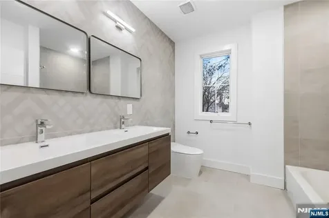 42 Harvey Street Closter NJ 07624