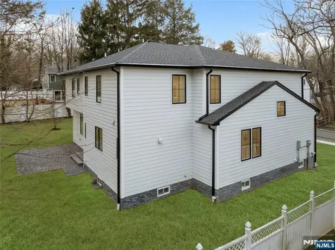 42 Harvey Street Closter NJ 07624