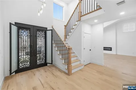 42 Harvey Street Closter NJ 07624