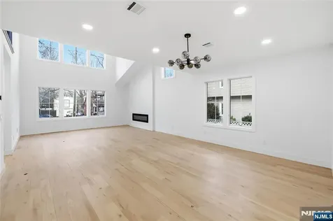 42 Harvey Street Closter NJ 07624