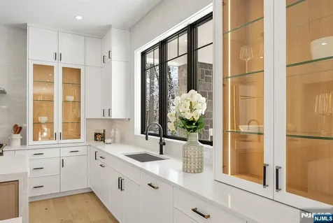 48 Brook Road Upper Saddle River NJ 07458