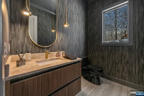 48 Brook Road Upper Saddle River NJ 07458