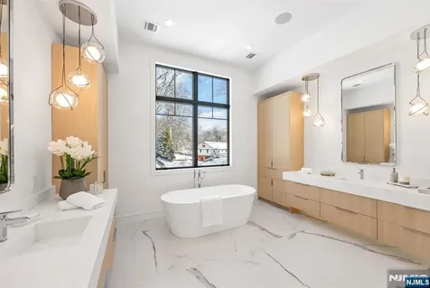 48 Brook Road Upper Saddle River NJ 07458