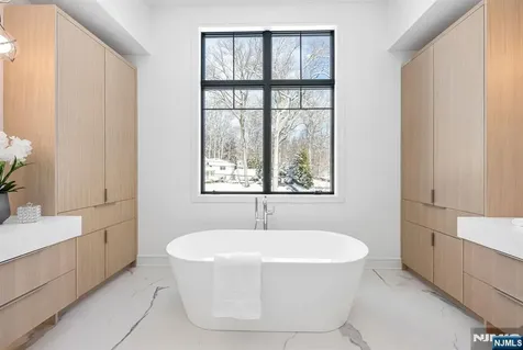 48 Brook Road Upper Saddle River NJ 07458
