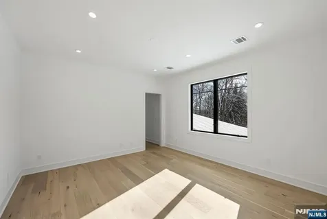 48 Brook Road Upper Saddle River NJ 07458