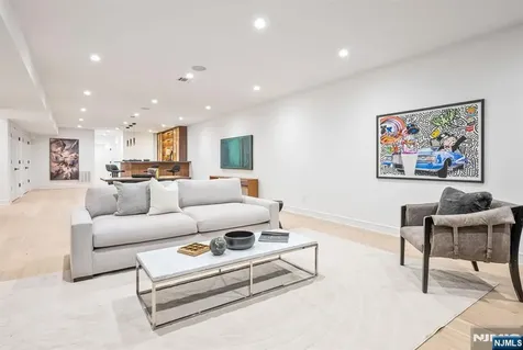48 Brook Road Upper Saddle River NJ 07458