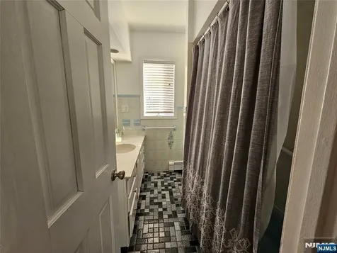 36 Glenwild Avenue Bloomingdale NJ 07403