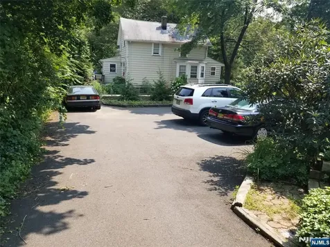 36 Glenwild Avenue Bloomingdale NJ 07403
