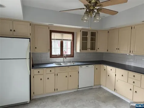 36 Glenwild Avenue Bloomingdale NJ 07403