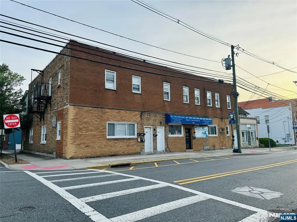 528 Valley Brook Avenue Lyndhurst NJ 07071
