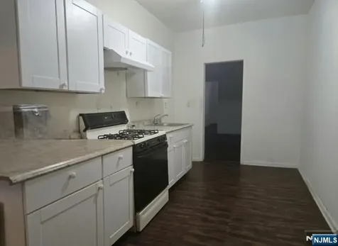 528 Valley Brook Avenue Lyndhurst NJ 07071