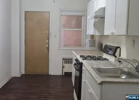 528 Valley Brook Avenue Lyndhurst NJ 07071