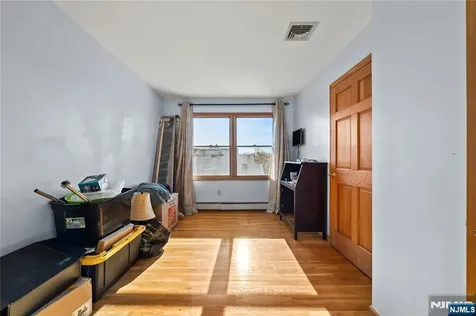 391 Taylor Hackensack NJ 07601