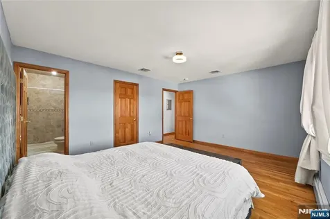 391 Taylor Hackensack NJ 07601