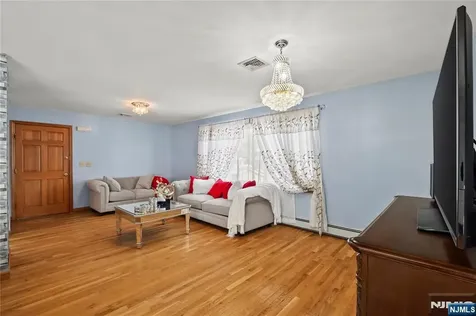 391 Taylor Hackensack NJ 07601