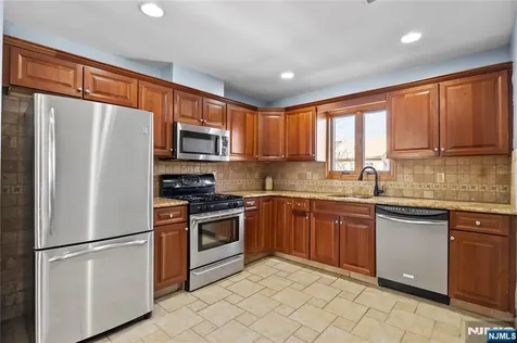 391 Taylor Hackensack NJ 07601