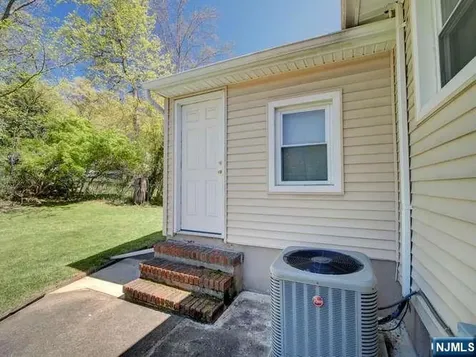 25 Woodland Avenue West Orange NJ 07052