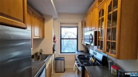 363-377 Mount Prospect Newark NJ 07104