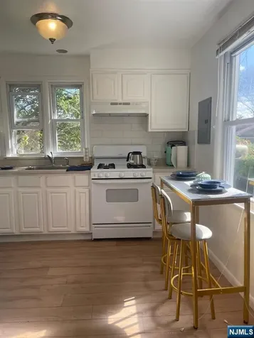 88 Fournier Crescent Elmwood Park NJ 07407