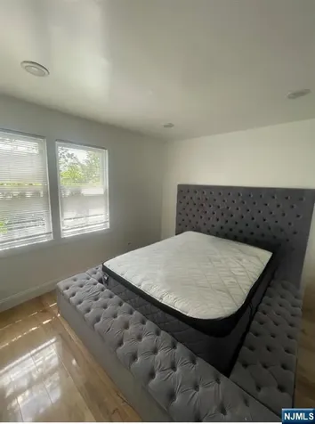 88 Fournier Crescent Elmwood Park NJ 07407