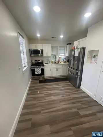 88 Fournier Crescent Elmwood Park NJ 07407