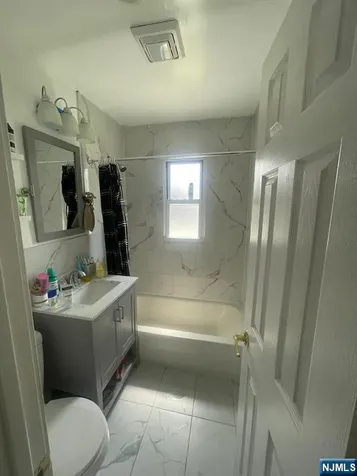 88 Fournier Crescent Elmwood Park NJ 07407