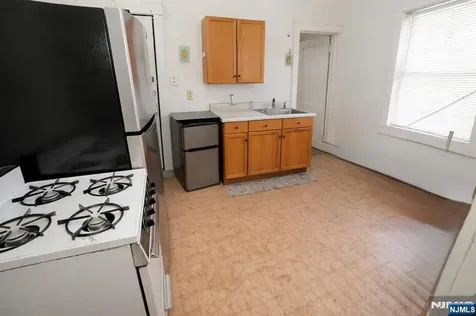 83 Jay Street Newark NJ 07103