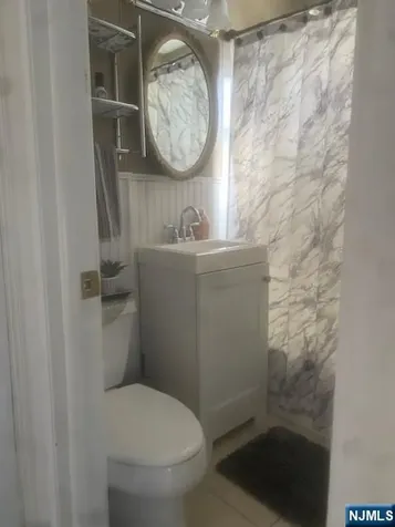74 Avenue E Lodi NJ 07644