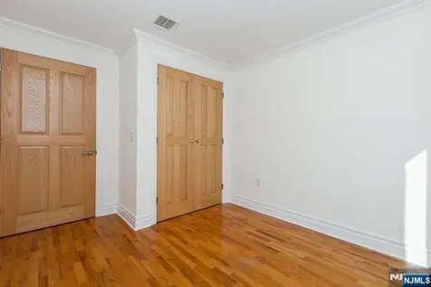 17 Meadow Road Rutherford NJ 07070