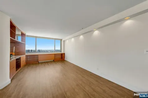 1600 Parker Avenue Fort Lee NJ 07024