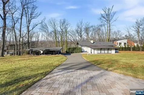 27 Suffolk Lane Tenafly NJ 07670
