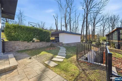 27 Suffolk Lane Tenafly NJ 07670