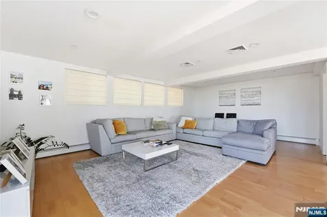 27 Suffolk Lane Tenafly NJ 07670