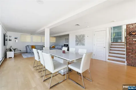 27 Suffolk Lane Tenafly NJ 07670