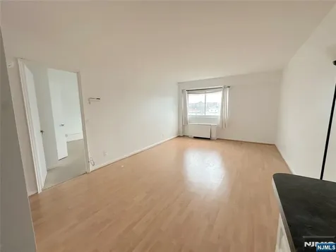 2185 Lemoine Fort Lee NJ 07024