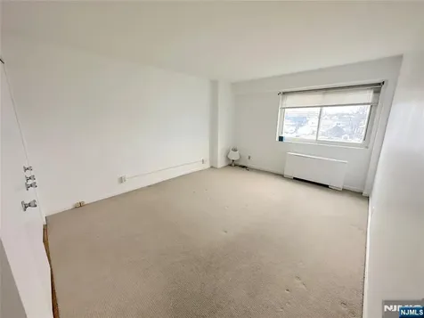 2185 Lemoine Fort Lee NJ 07024