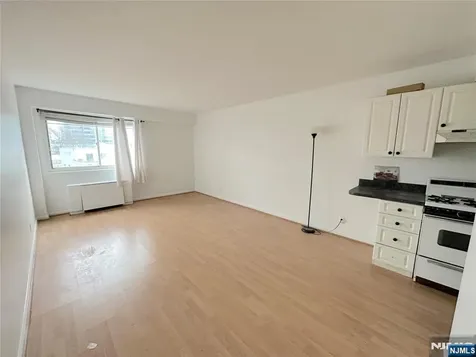 2185 Lemoine Fort Lee NJ 07024
