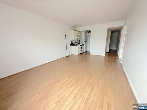 2185 Lemoine Fort Lee NJ 07024