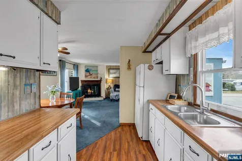 44 Nancy Lane Barnegat NJ 08005