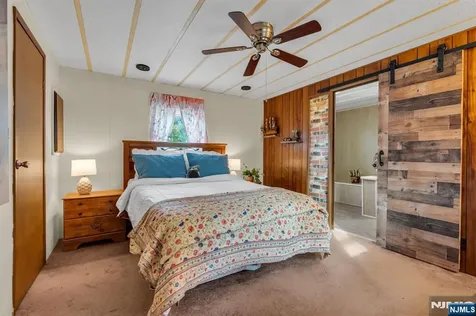 44 Nancy Lane Barnegat NJ 08005