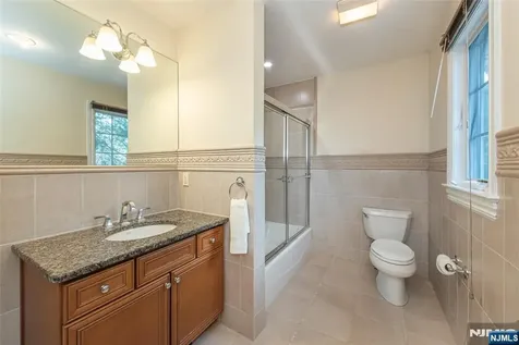 6 Merrimack Court Paramus NJ 07652