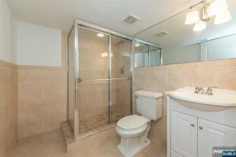 6 Merrimack Court Paramus NJ 07652
