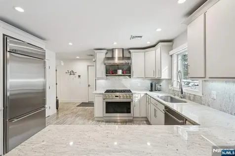320 Long Bow Drive Franklin Lakes NJ 07417