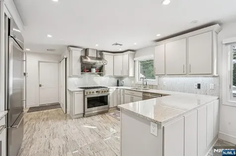 320 Long Bow Drive Franklin Lakes NJ 07417