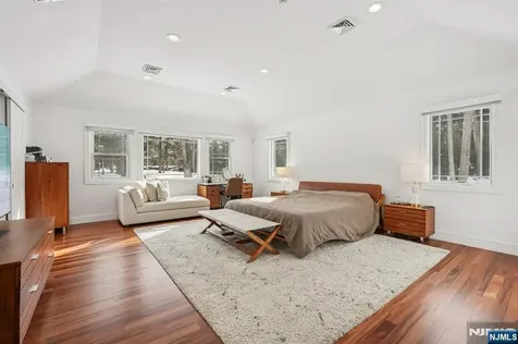 320 Long Bow Drive Franklin Lakes NJ 07417