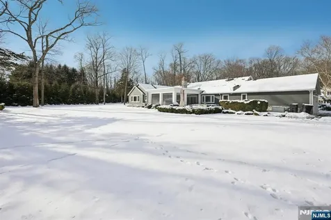 320 Long Bow Drive Franklin Lakes NJ 07417