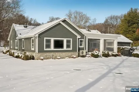 320 Long Bow Drive Franklin Lakes NJ 07417