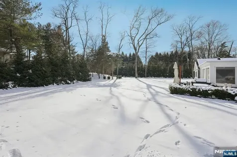 320 Long Bow Drive Franklin Lakes NJ 07417